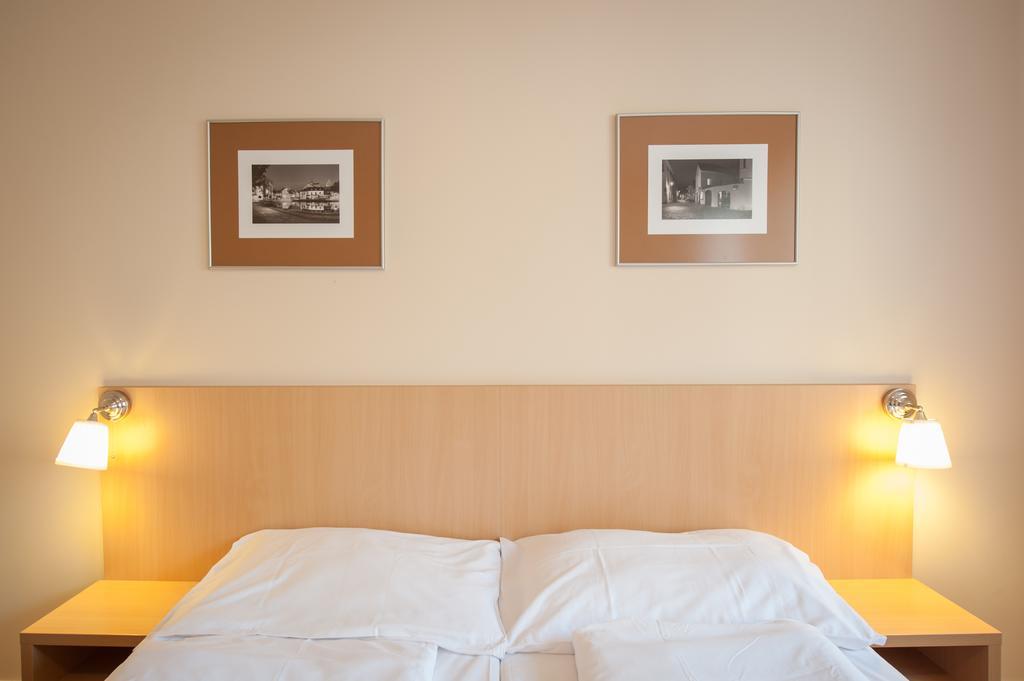Hotel V Centru تشيسكي بوديوفيتسه المظهر الخارجي الصورة