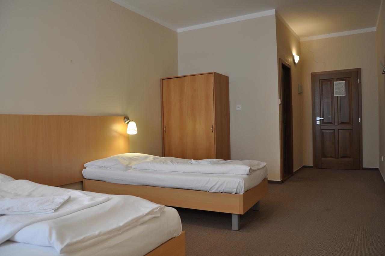 Hotel V Centru تشيسكي بوديوفيتسه المظهر الخارجي الصورة