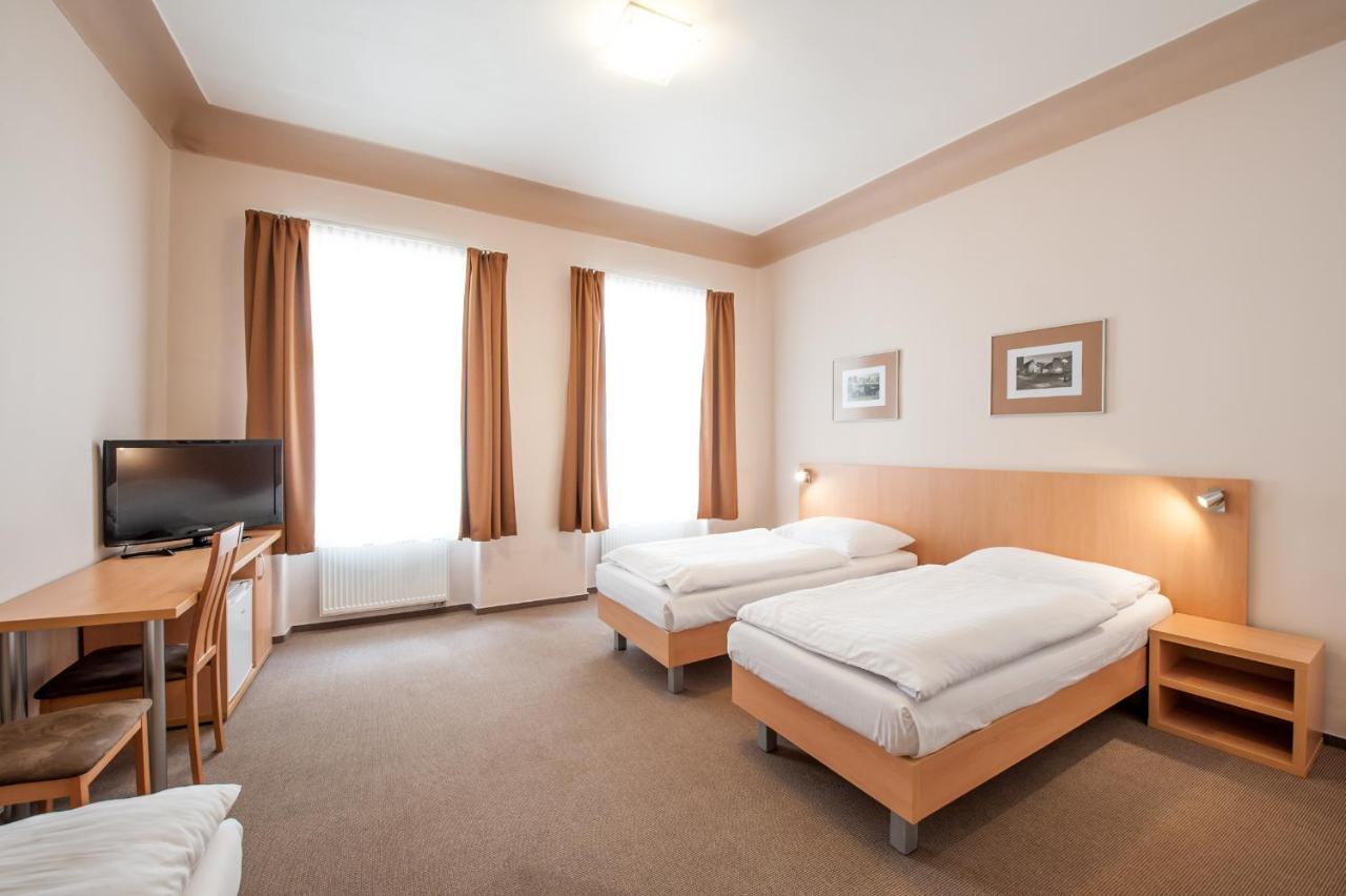 Hotel V Centru تشيسكي بوديوفيتسه المظهر الخارجي الصورة